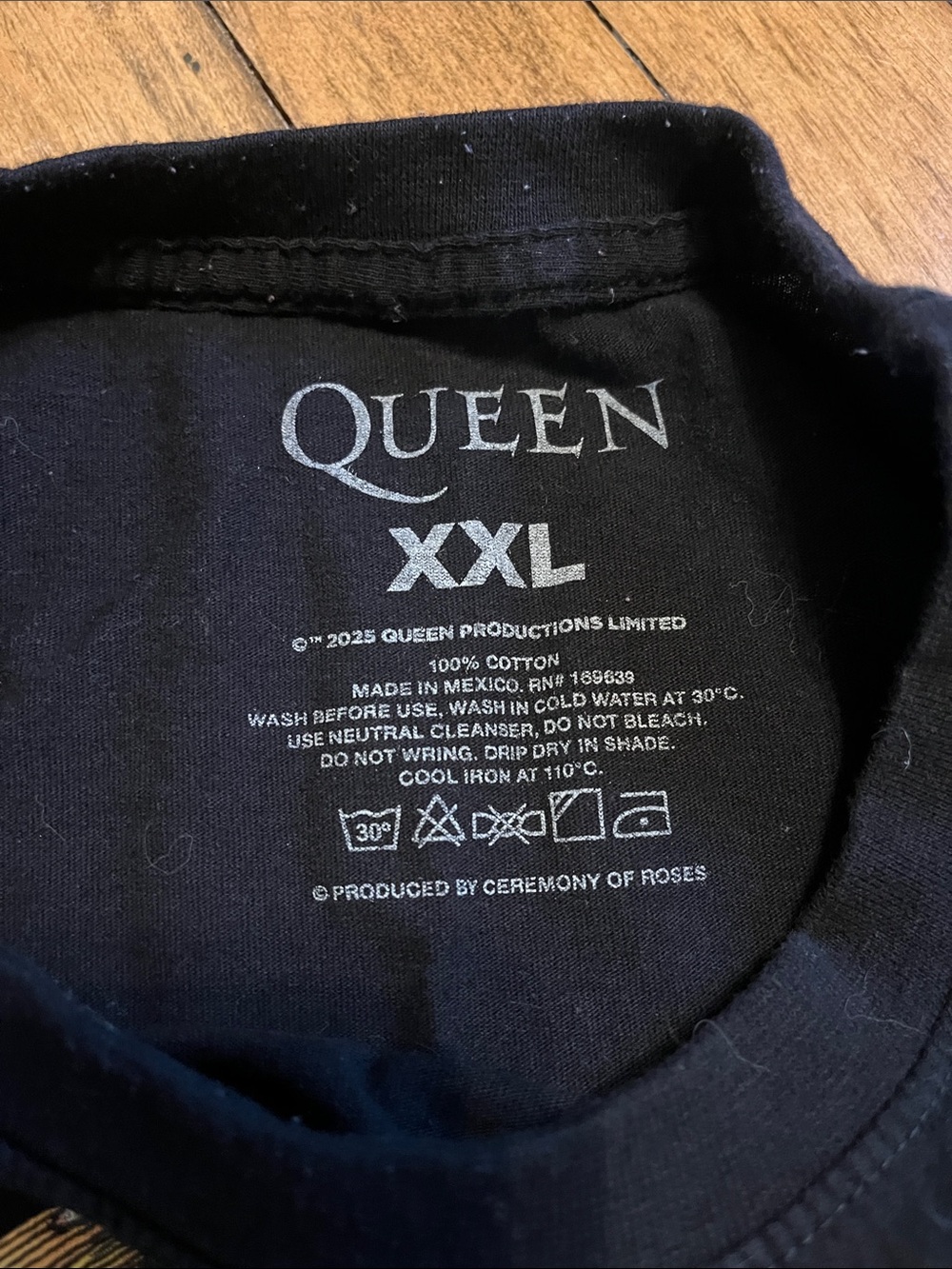 Vintage - Queen Black Tee with Yellow Crest and Pink/Red “Queen” logo. - Picture 3 of 7